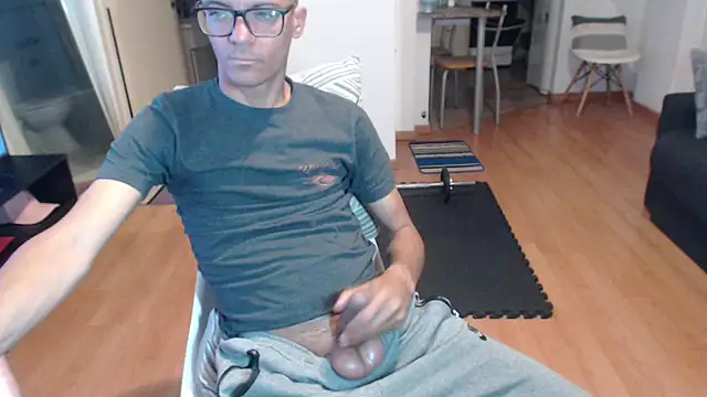 Snapshot of guachin_hunk chatting on November 2025 11:19:02 PM guachin hunk online show from November 2025 11:19:02 PM