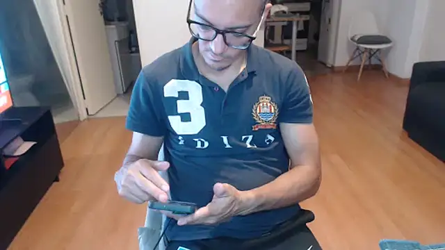 guachin hunk online show from June 2026 10:09:02 PM