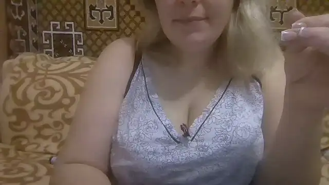 Diana Britt online show from December 2025 05:52:01 AM