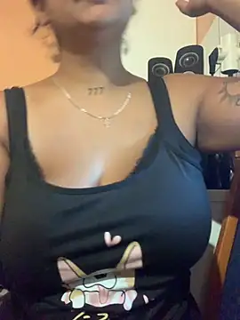 Madsion23 online show from October 2025 07:43:02 AM