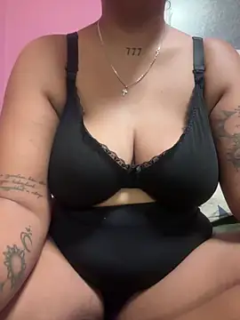 Madsion23 online show from December 2025 08:13:01 PM