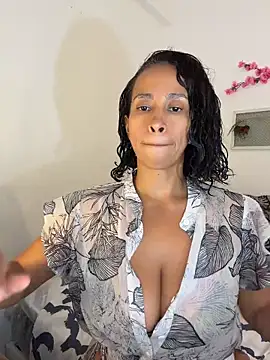 Snapshot of ThaliaGomex chatting on June 2026 12:27:02 AM ThaliaGomex online show from June 2026 12:27:02 AM