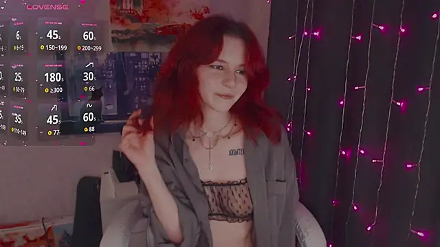 Snapshot of mslilunicorn chatting on April 2026 06:45:01 PM mslilunicorn online show from April 2026 06:45:01 PM