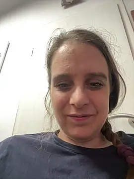 LadyChantale online show from May 2026 06:04:02 AM