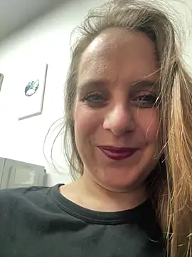 LadyChantale online show from April 2026 06:37:02 AM