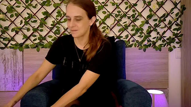 LadyChantale online show from November 2025 08:40:01 AM