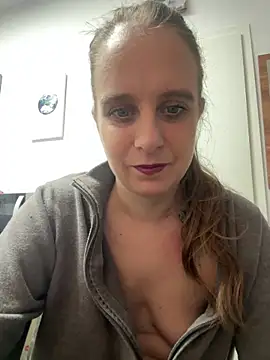 LadyChantale online show from April 2026 05:25:02 AM