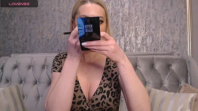 BlondieStar online show from November 2025 12:58:02 AM