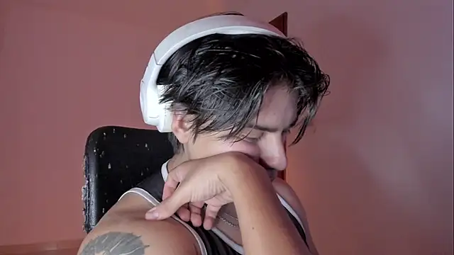 Giordano Russo online show from November 2025 10:25:02 PM