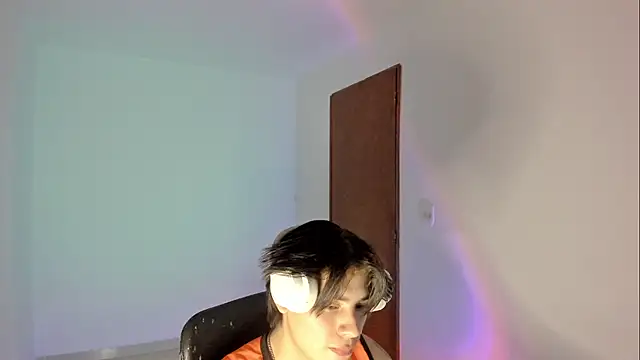 Giordano Russo online show from November 2025 10:52:02 PM