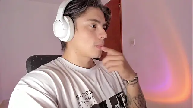 Giordano Russo online show from April 2026 03:58:02 PM