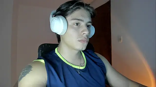 Giordano Russo online show from November 2025 04:27:02 AM