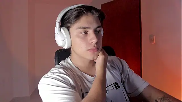 Giordano Russo online show from October 2025 04:42:01 AM