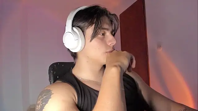 Giordano Russo online show from April 2026 02:46:01 AM