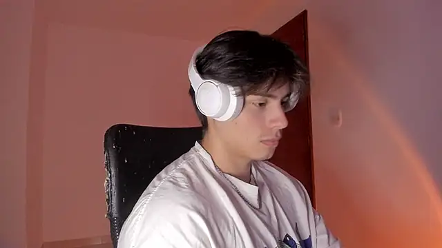 Giordano Russo online show from October 2025 08:32:02 PM