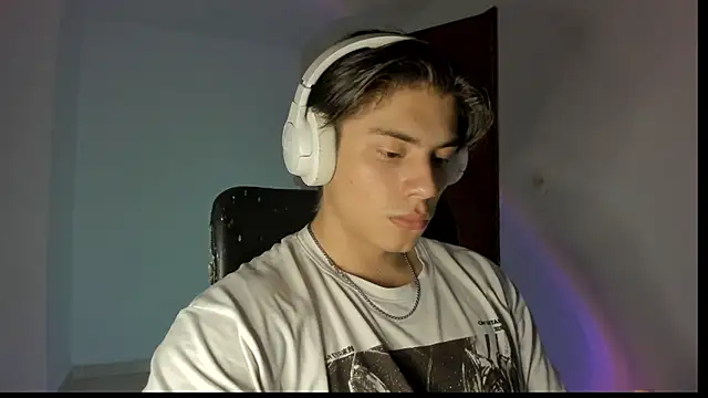 Giordano Russo online show from October 2025 12:52:02 AM