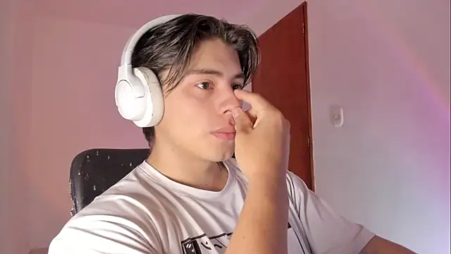 Giordano Russo online show from April 2026 02:43:01 PM