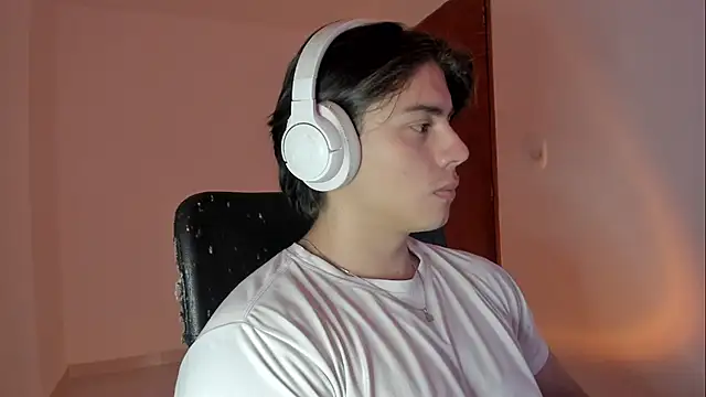 Giordano Russo online show from November 2025 09:59:02 PM