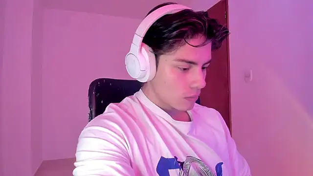 Giordano Russo online show from October 2025 06:42:02 PM