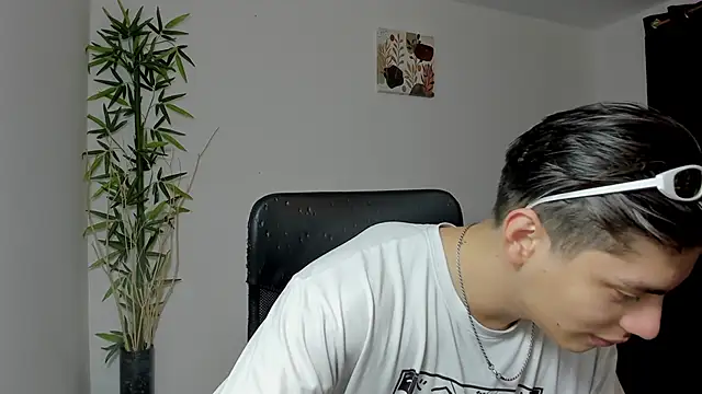 Giordano Russo online show from March 2025 11:50:01 PM