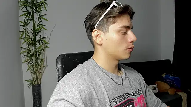 Giordano Russo online show from March 2025 07:17:01 PM