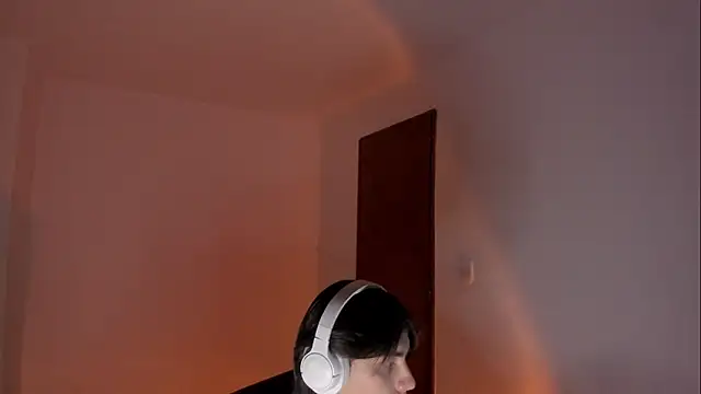 Snapshot of Giordano_Russo chatting on December 2025 10:26:02 PM Giordano Russo online show from December 2025 10:26:02 PM