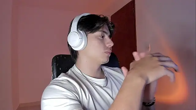 Giordano Russo online show from October 2025 04:13:01 AM