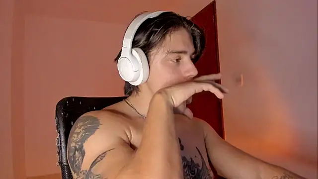 Giordano Russo online show from December 2025 08:22:02 PM