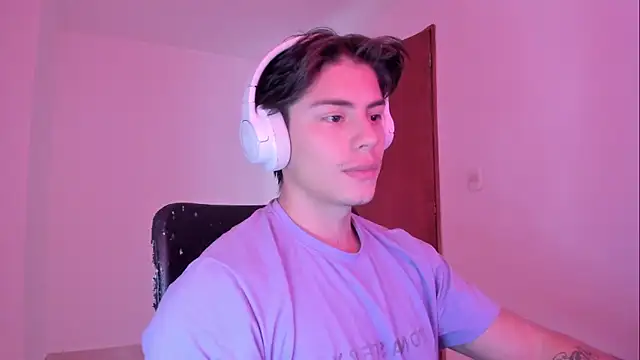 Giordano Russo online show from October 2025 07:05:02 PM