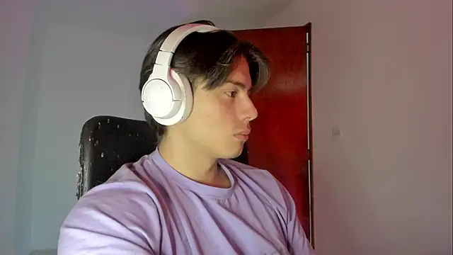 Giordano Russo online show from October 2025 08:32:01 PM