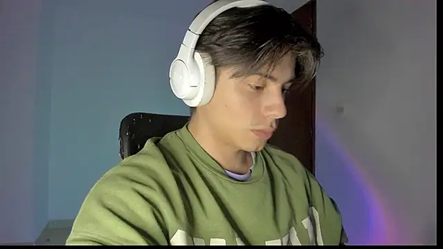 Giordano Russo online show from October 2025 04:38:01 AM