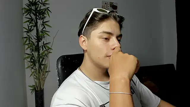 Giordano Russo online show from March 2025 03:11:02 PM