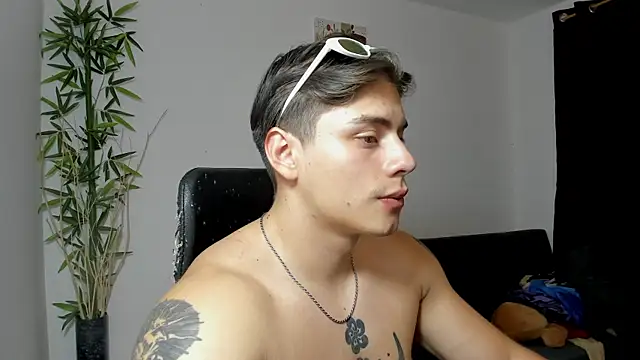 Giordano Russo online show from March 2025 04:13:02 PM