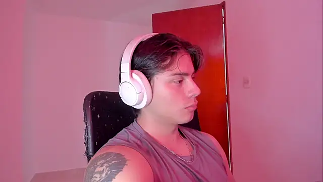 Giordano Russo online show from November 2025 08:57:02 PM