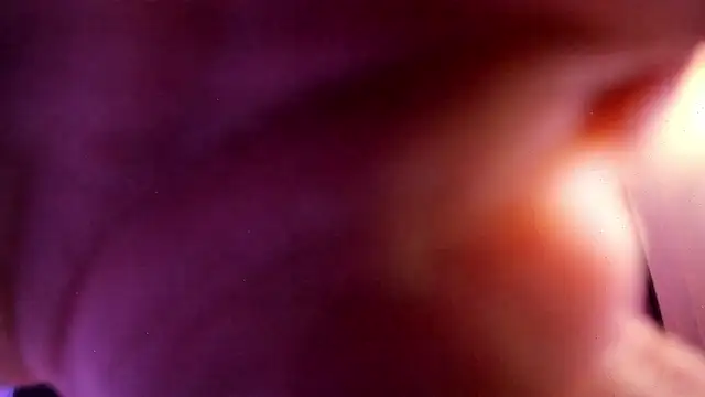 Snapshot of _Lunnaa_ chatting on March 2025 03:49:02 AM  Lunnaa  online show from March 2025 03:49:02 AM