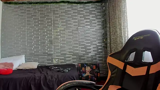 Ginger Sweetty online show from March 2026 03:15:01 PM