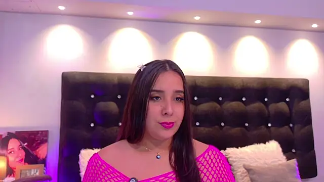 ValenScott1 online show from December 2025 01:34:02 PM