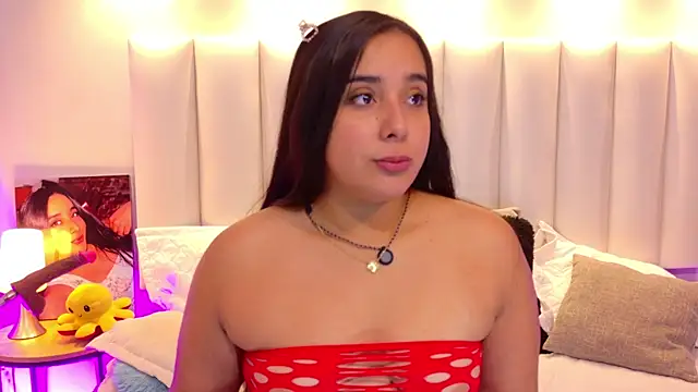 ValenScott1 online show from May 2026 12:35:01 PM