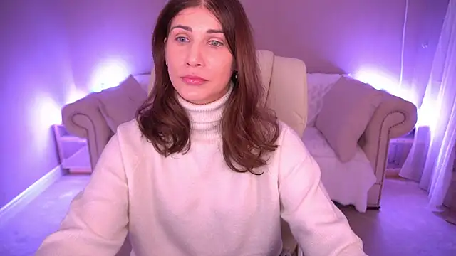 CassandraGood online show from November 2025 06:28:02 AM