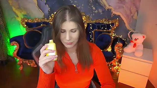 CassandraGood online show from April 2026 07:45:01 AM