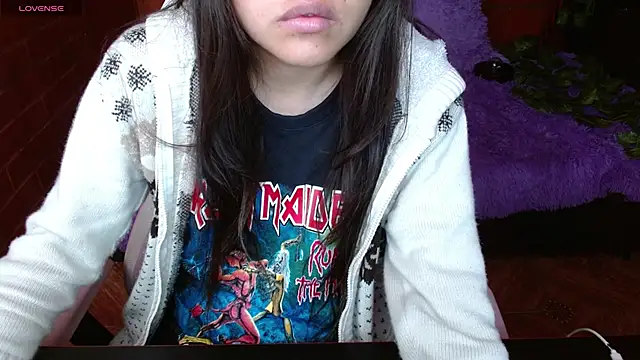 Snapshot of MidoriQuiinn chatting on November 2025 02:10:01 PM MidoriQuiinn online show from November 2025 02:10:01 PM