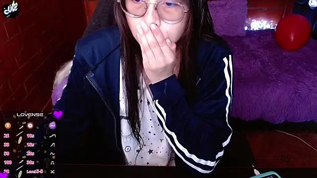 MidoriQuiinn online show from April 2026 04:09:01 PM