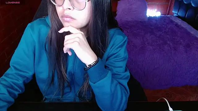 MidoriQuiinn online show from June 2026 06:53:02 PM