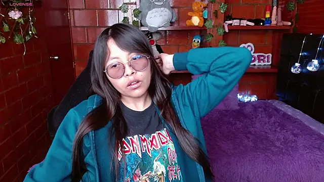 MidoriQuiinn online show from June 2026 07:37:02 PM