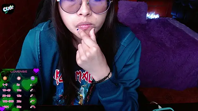 MidoriQuiinn online show from June 2026 06:27:01 PM