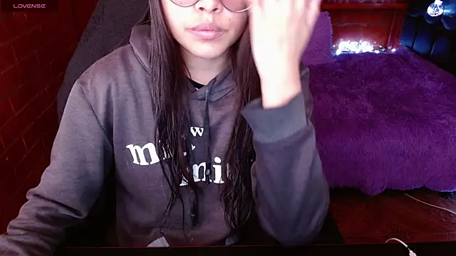 MidoriQuiinn online show from April 2026 02:45:02 PM