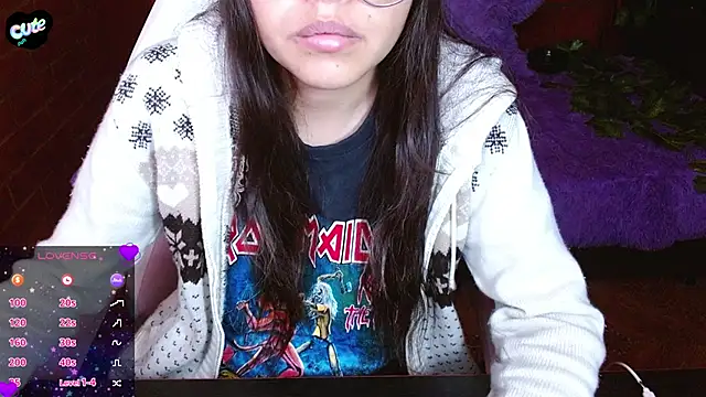 Snapshot of MidoriQuiinn chatting on November 2025 11:25:02 AM MidoriQuiinn online show from November 2025 11:25:02 AM