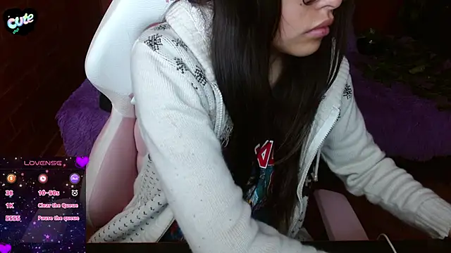 Snapshot of MidoriQuiinn chatting on November 2025 02:43:01 PM MidoriQuiinn online show from November 2025 02:43:01 PM