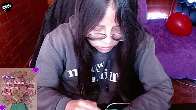 MidoriQuiinn online show from April 2026 02:43:01 PM