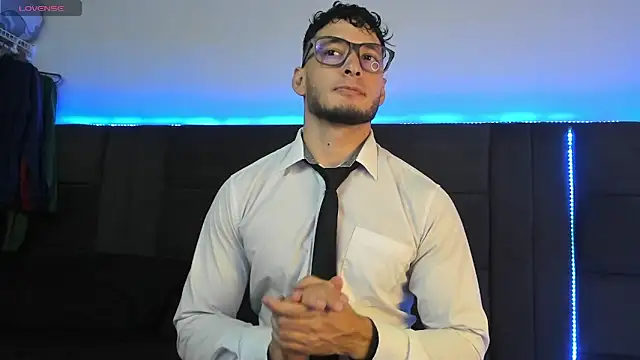 alejandro  2 online show from April 2026 05:05:02 PM